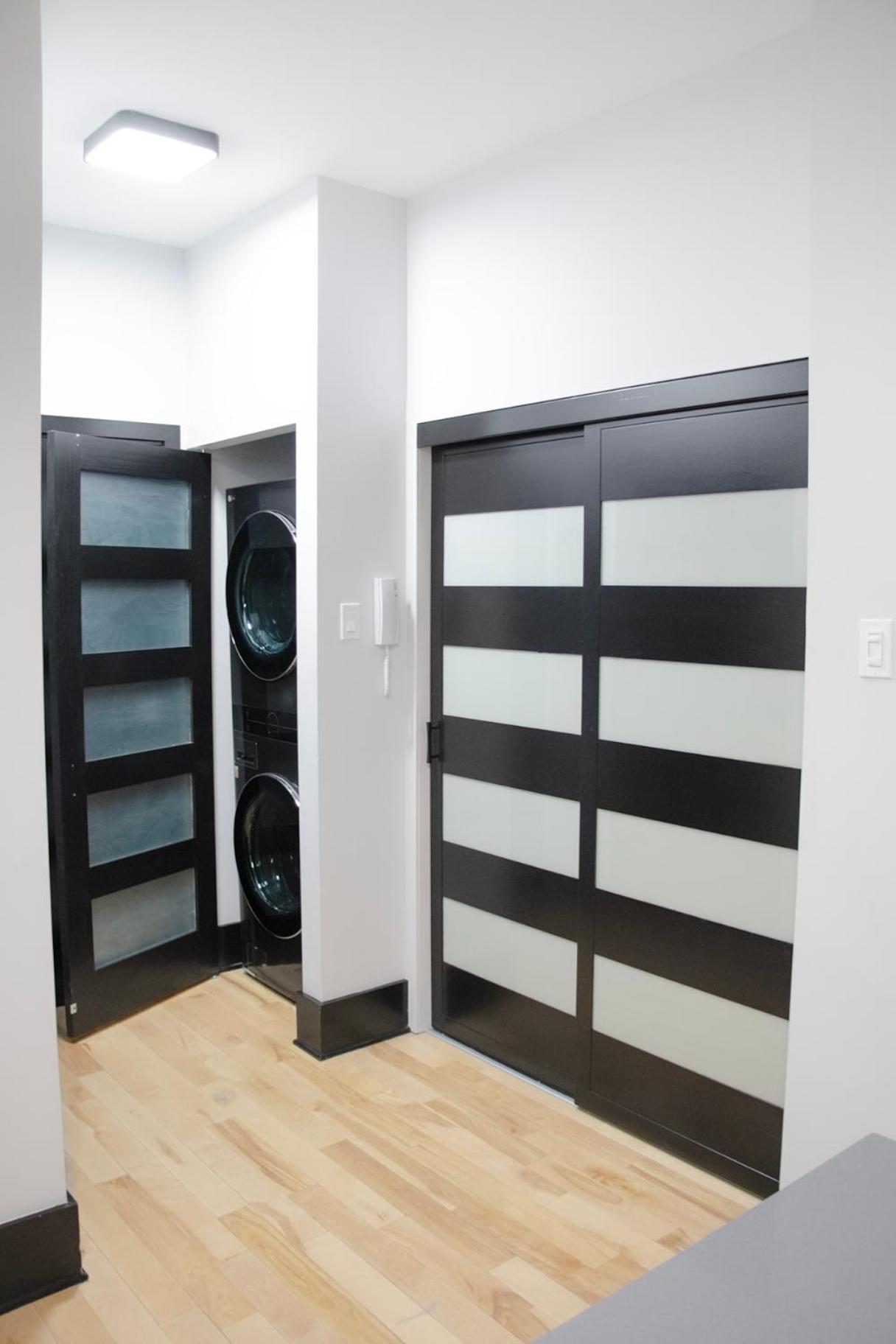 Eat, Explore & Enjoy Downtown At Sleek Escape Located In Plateau Mont-royal - 4 Montreal