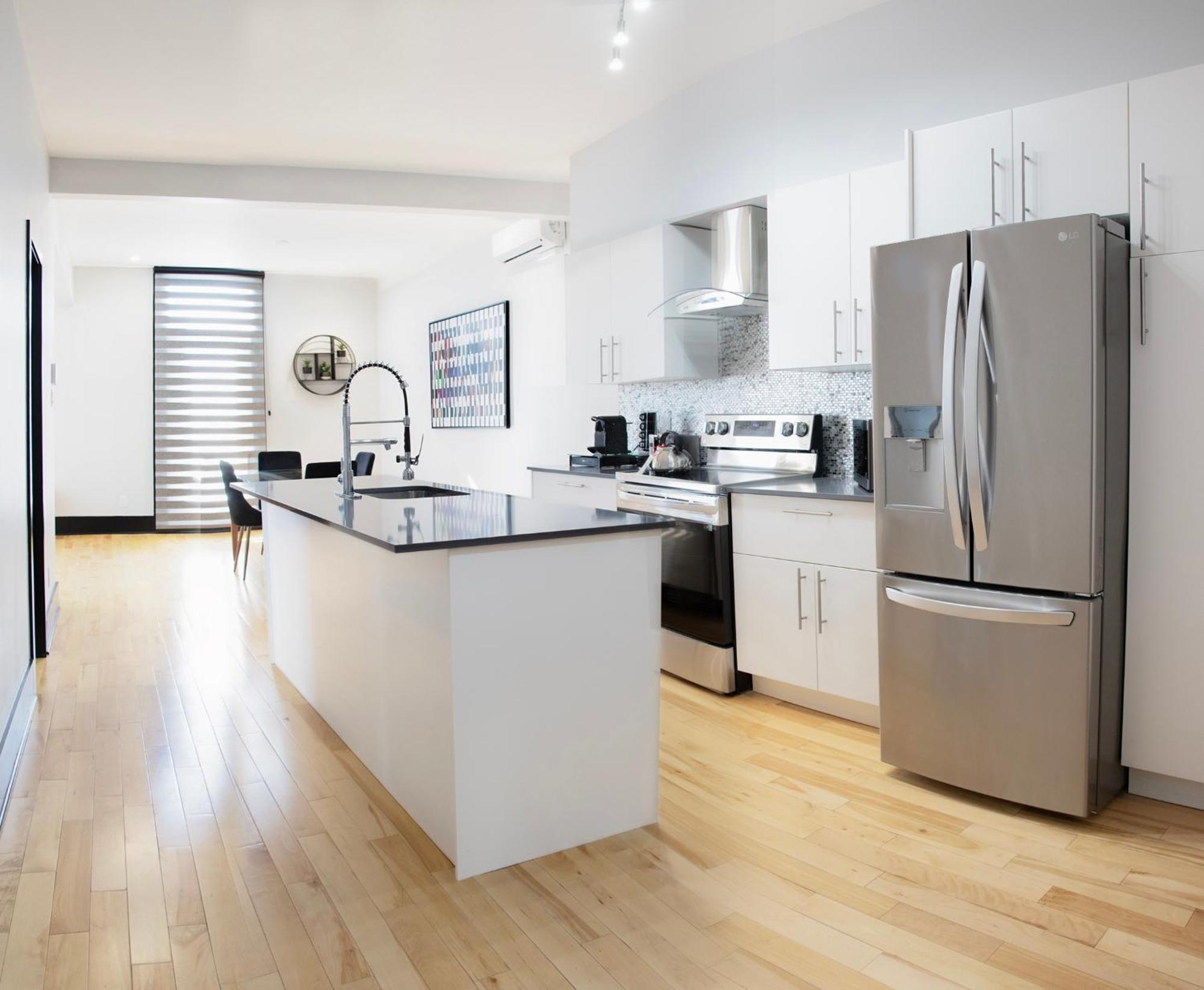 Apartment Eat, Explore & Enjoy Downtown At Sleek Escape Located In Plateau Mont-royal - 4 Montreal